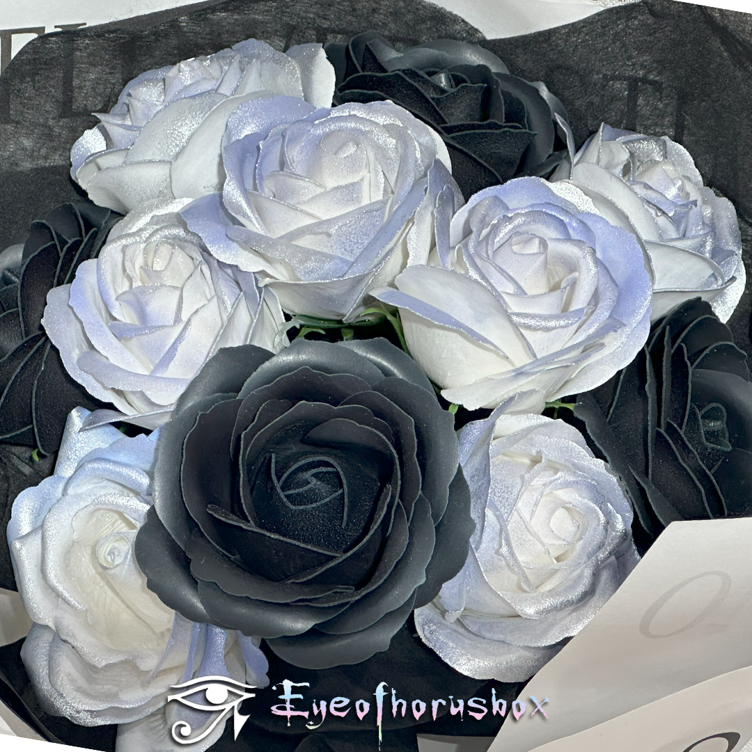黑/白玫瑰11枝香皂花束